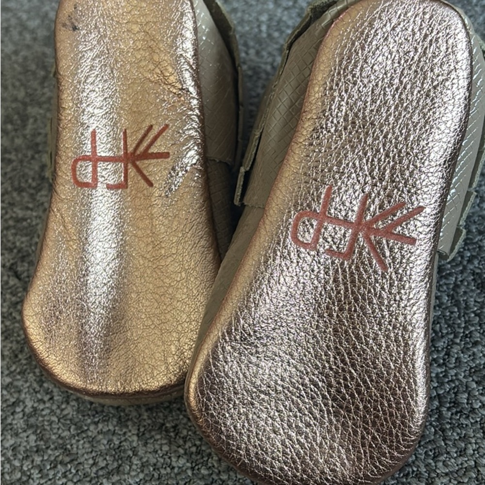 Freshly Picked Tan Moccasins with Fringe Detailing - Picture 2 of 3